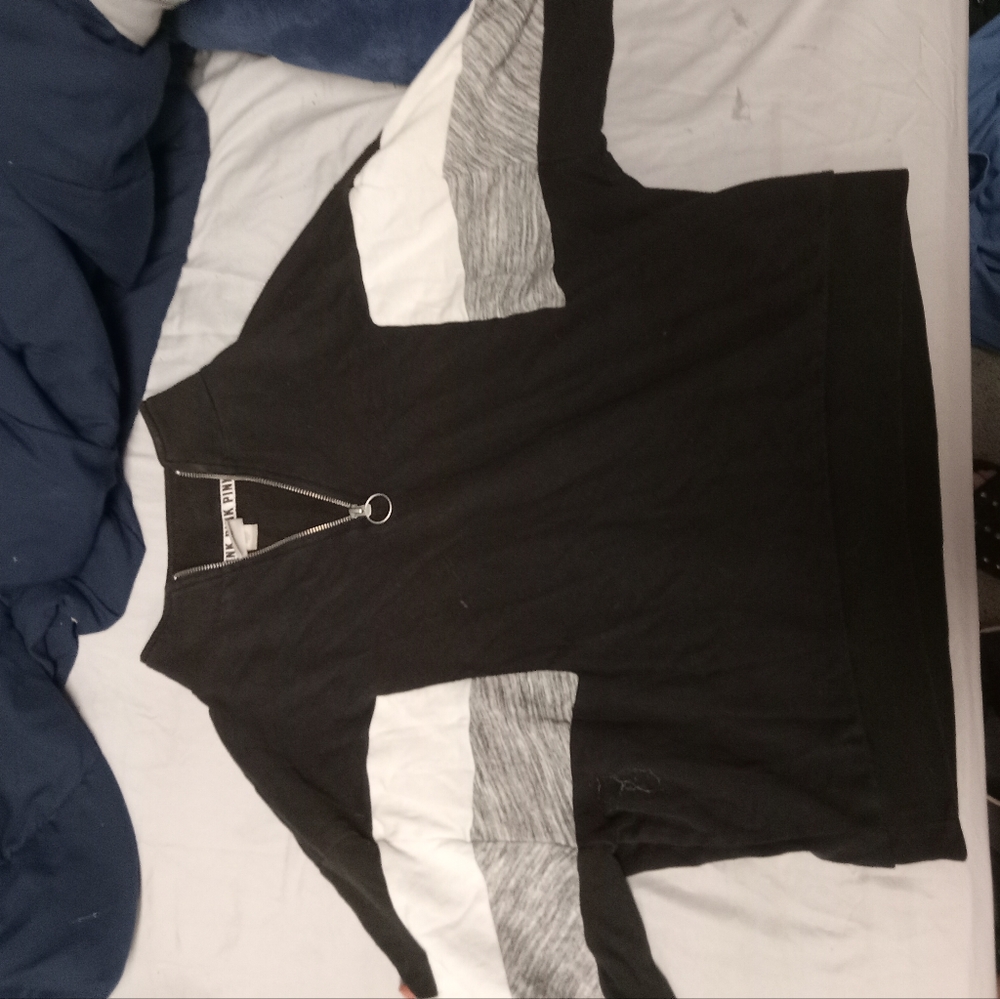 PiNK cropped pullover sweater size medium black, white, and gray